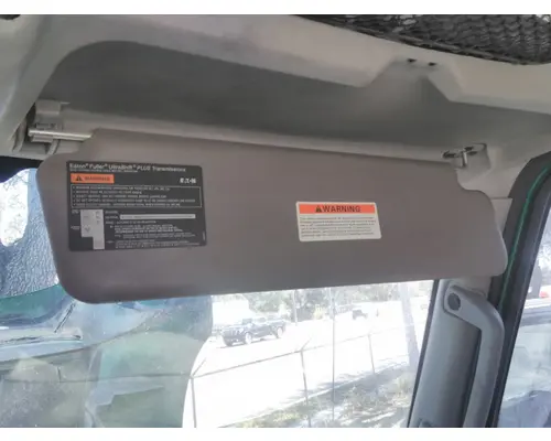 INTERNATIONAL PROSTAR 122 INTERIOR SUN VISOR