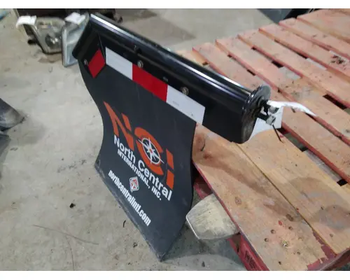 INTERNATIONAL PROSTAR 122 MUD FLAP HANGER