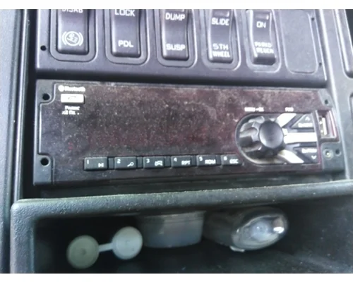INTERNATIONAL PROSTAR 122 RADIO AM/FM/BLUETOOTH