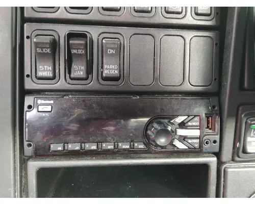 INTERNATIONAL PROSTAR 122 RADIO AMFMBLUETOOTH