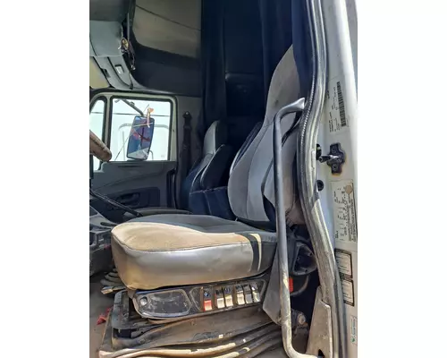 INTERNATIONAL PROSTAR 122 SEAT, FRONT