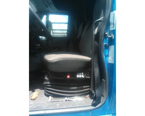 INTERNATIONAL PROSTAR 122 SEAT, FRONT