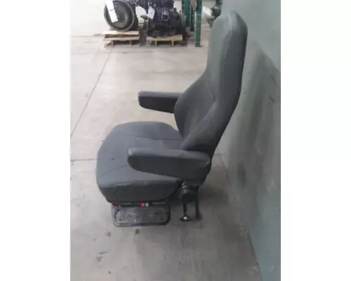 INTERNATIONAL PROSTAR 122 SEAT, FRONT