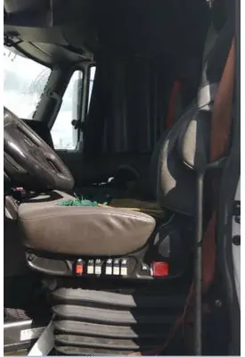 INTERNATIONAL PROSTAR 122 SEAT, FRONT