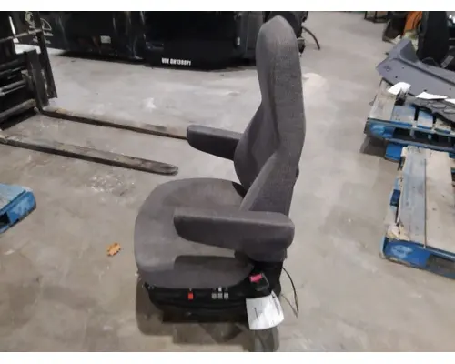 INTERNATIONAL PROSTAR 122 SEAT, FRONT