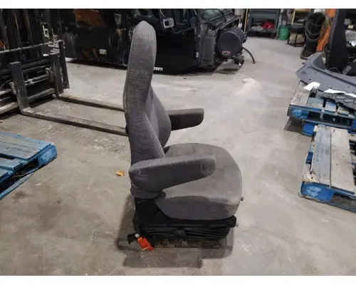 INTERNATIONAL PROSTAR 122 SEAT, FRONT