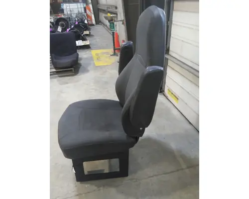 INTERNATIONAL PROSTAR 122 SEAT, FRONT