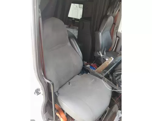 INTERNATIONAL PROSTAR 122 SEAT, FRONT