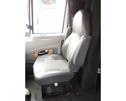 INTERNATIONAL PROSTAR 122 SEAT, FRONT