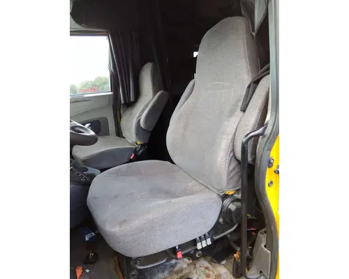 INTERNATIONAL PROSTAR 122 SEAT, FRONT