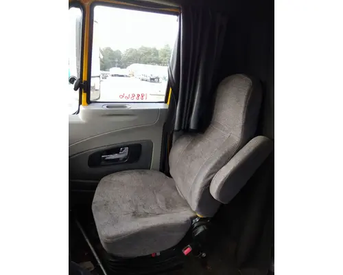 INTERNATIONAL PROSTAR 122 SEAT, FRONT