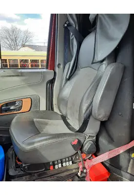 INTERNATIONAL PROSTAR 122 SEAT, FRONT