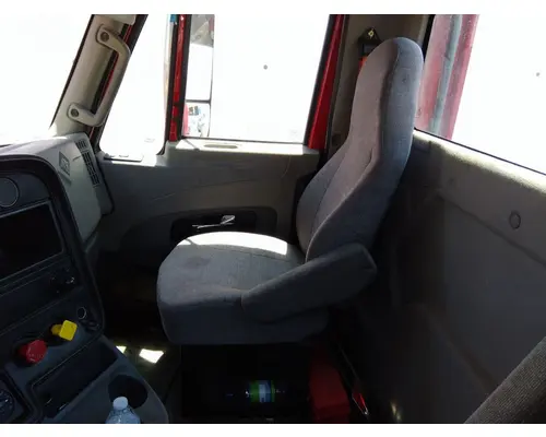 INTERNATIONAL PROSTAR 122 SEAT, FRONT