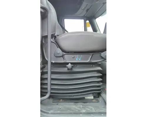 INTERNATIONAL PROSTAR 122 SEAT, FRONT