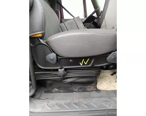 INTERNATIONAL PROSTAR 122 SEAT, FRONT