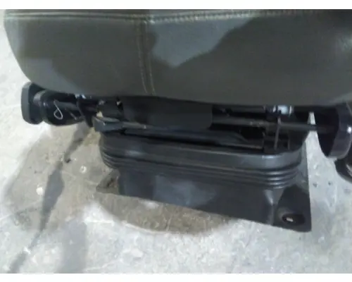 INTERNATIONAL PROSTAR 122 SEAT, FRONT