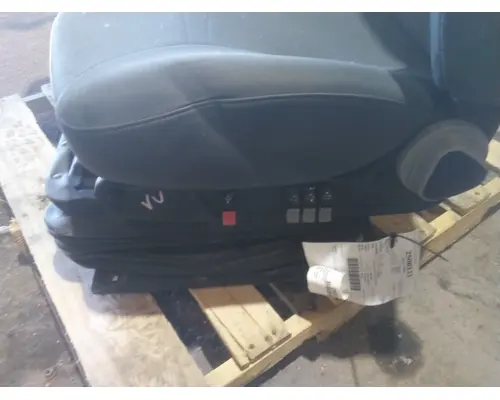 INTERNATIONAL PROSTAR 122 SEAT, FRONT