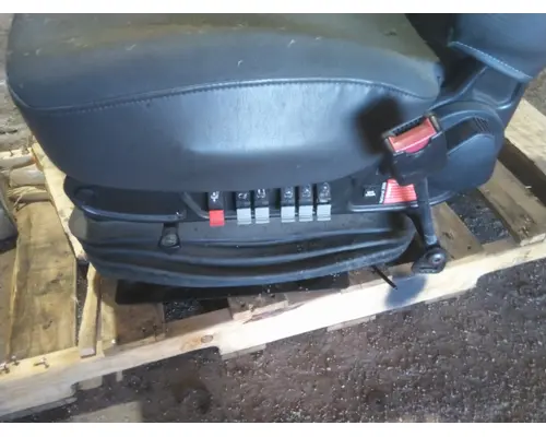 INTERNATIONAL PROSTAR 122 SEAT, FRONT