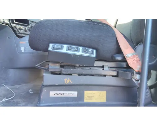 INTERNATIONAL PROSTAR 122 SEAT, FRONT