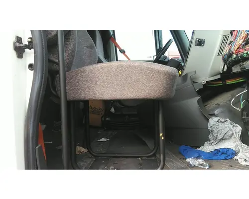 INTERNATIONAL PROSTAR 122 SEAT, FRONT
