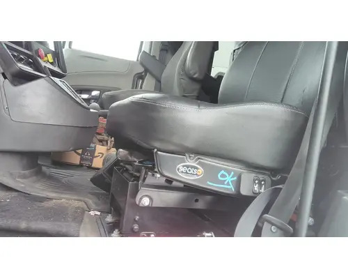 INTERNATIONAL PROSTAR 122 SEAT, FRONT