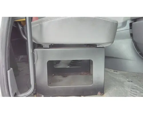 INTERNATIONAL PROSTAR 122 SEAT, FRONT