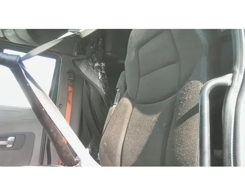 INTERNATIONAL PROSTAR 122 SEAT, FRONT
