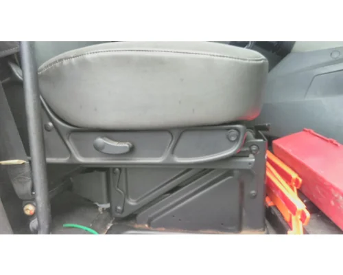 INTERNATIONAL PROSTAR 122 SEAT, FRONT