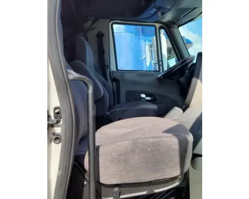 INTERNATIONAL PROSTAR 122 SEAT, FRONT