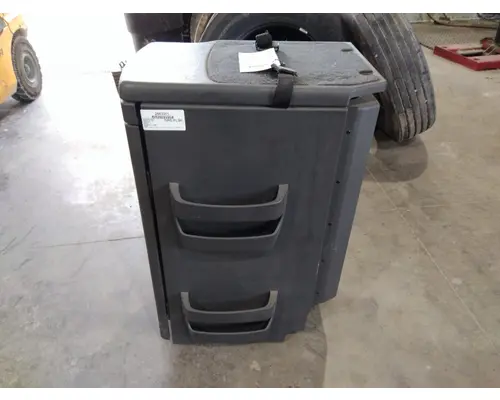INTERNATIONAL PROSTAR 122 SLEEPER CLOSET