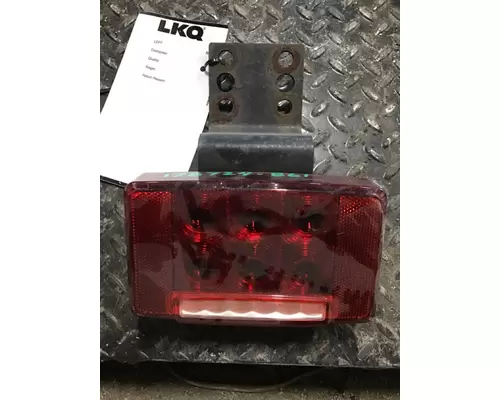 INTERNATIONAL PROSTAR 122 STOP TURN TAIL LAMP