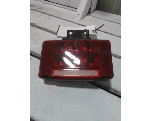 INTERNATIONAL PROSTAR 122 STOP TURN TAIL LAMP