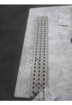 INTERNATIONAL PROSTAR 122 TANK STEP