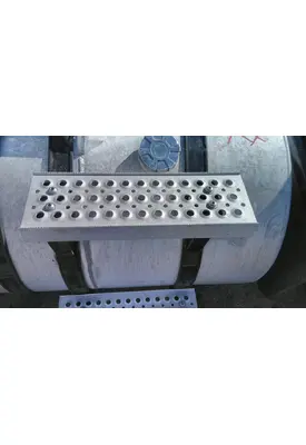 INTERNATIONAL PROSTAR 122 TANK STEP