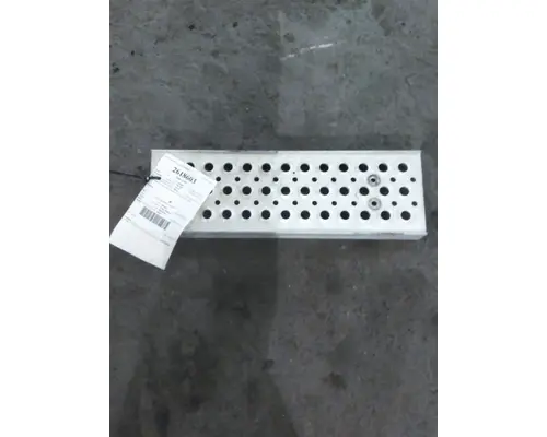 INTERNATIONAL PROSTAR 122 TANK STEP