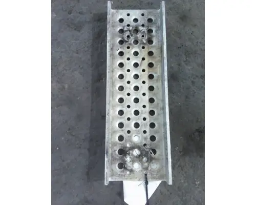 INTERNATIONAL PROSTAR 122 TANK STEP