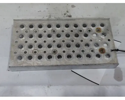 INTERNATIONAL PROSTAR 122 TANK STEP