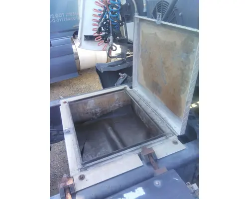 INTERNATIONAL PROSTAR 122 TOOL BOX