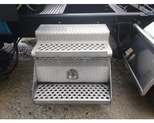 INTERNATIONAL PROSTAR 122 TOOL BOX