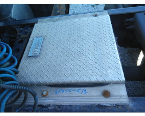 INTERNATIONAL PROSTAR 122 TOOL BOX