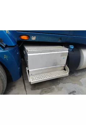 INTERNATIONAL PROSTAR 125 BATTERY BOX