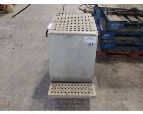 INTERNATIONAL PROSTAR 125 BATTERY BOX