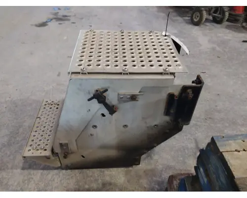 INTERNATIONAL PROSTAR 125 BATTERY BOX