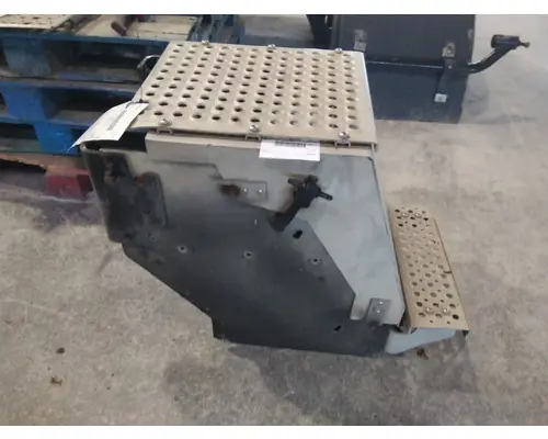 INTERNATIONAL PROSTAR 125 BATTERY BOX