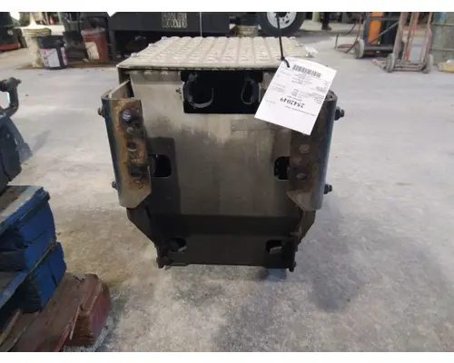 INTERNATIONAL PROSTAR 125 BATTERY BOX