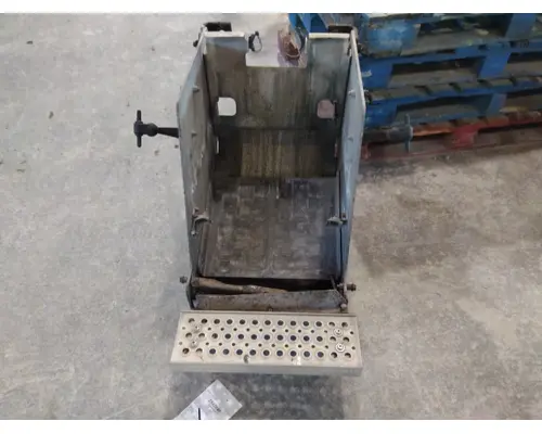 INTERNATIONAL PROSTAR 125 BATTERY BOX