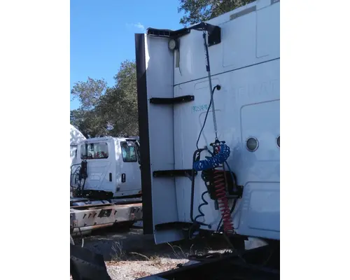 INTERNATIONAL PROSTAR 125 CAB EXTENSION