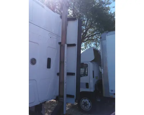 INTERNATIONAL PROSTAR 125 CAB EXTENSION
