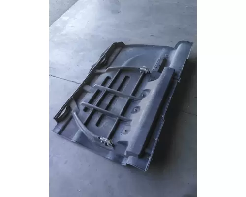 INTERNATIONAL PROSTAR 125 CAB SKIRTSIDE FAIRING