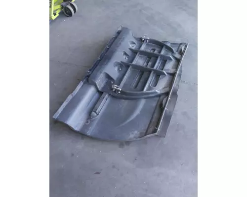 INTERNATIONAL PROSTAR 125 CAB SKIRTSIDE FAIRING